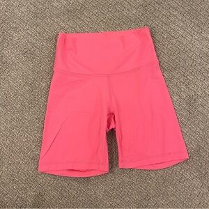 TNA aritzia butter high rise short